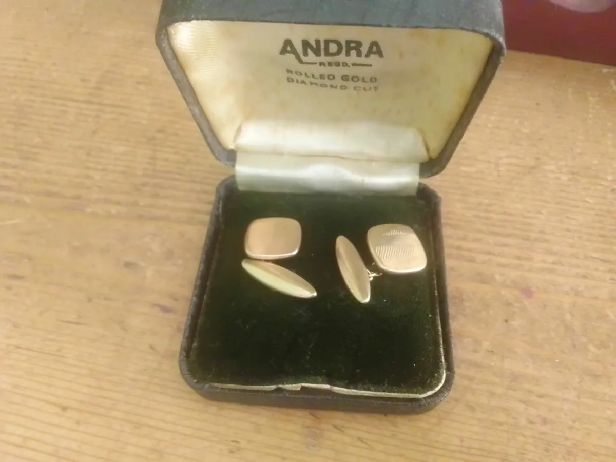VINTAGE1960's ROLLED GOLD CUFFLINKS IN BOX UNWORN - Image 1