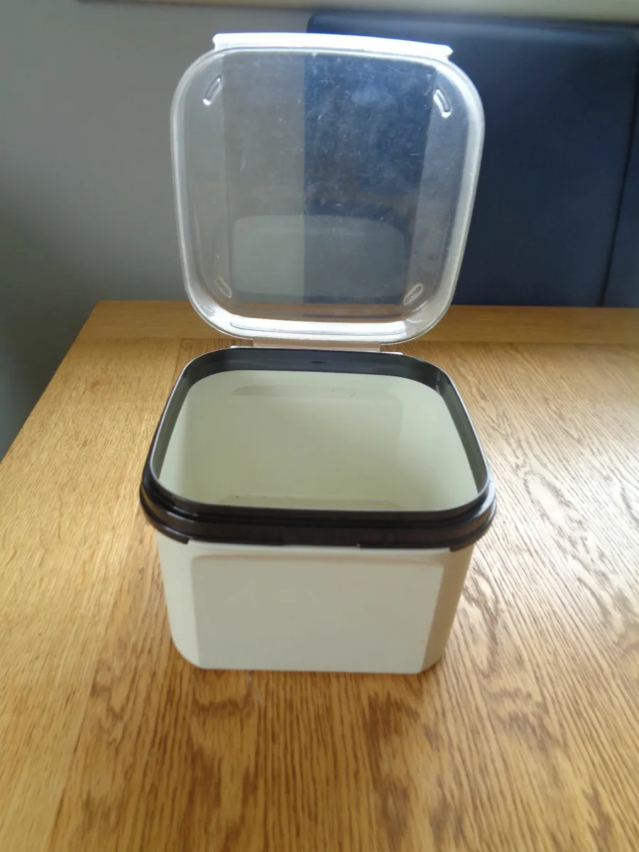 Tubberware Square Plastic Container for Sale - Image 3