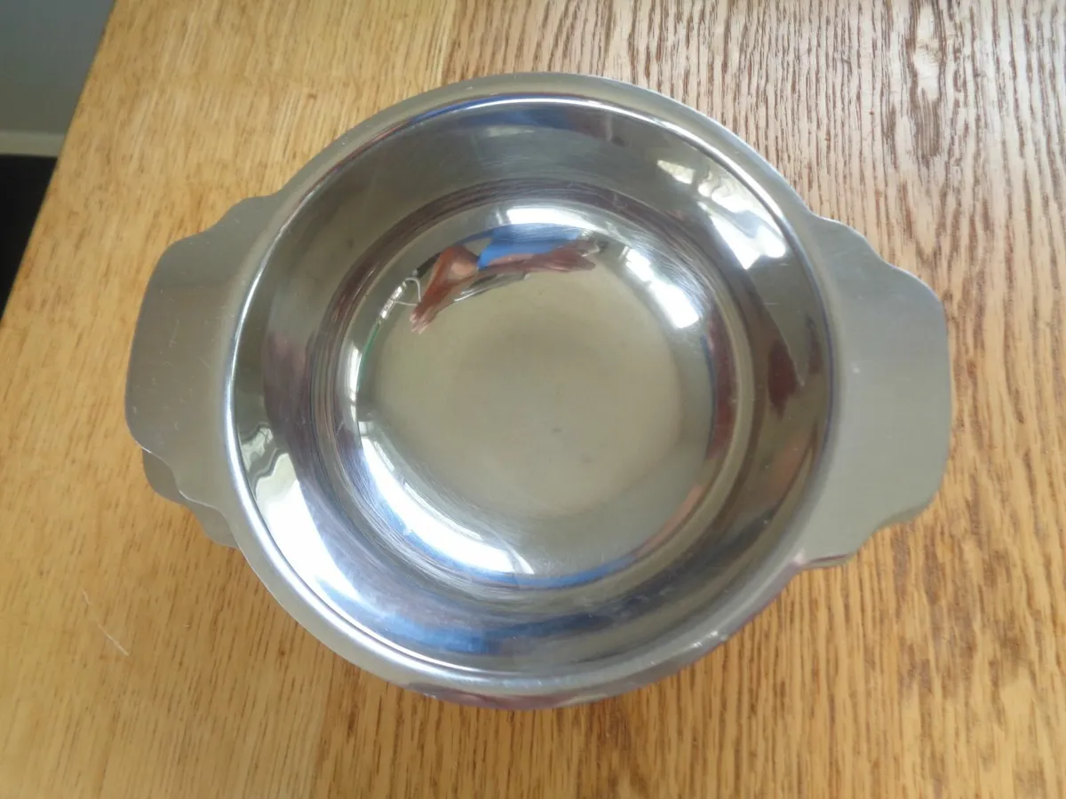 Stainless Steel Soup Bowls x 6 for Sale - Image 3
