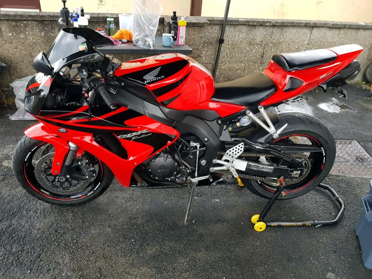 Fireblade 1000rr - Image 1