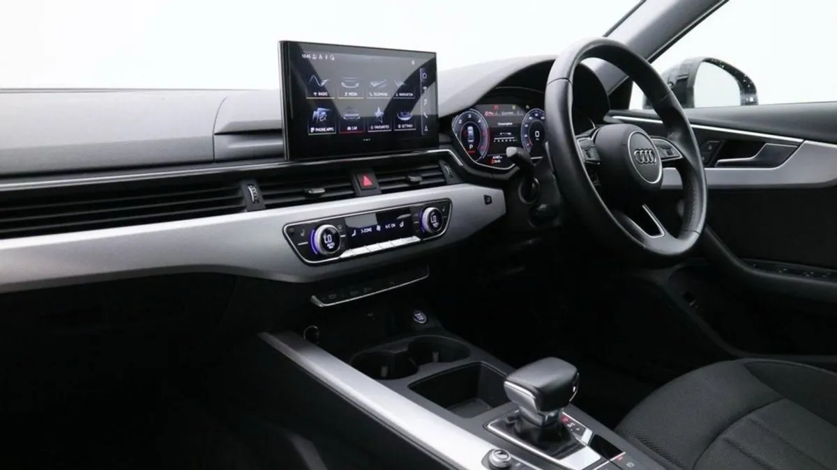 Audi A4 2.0 TDI 35 Technik Saloon 4dr Diesel S Tr - Image 4