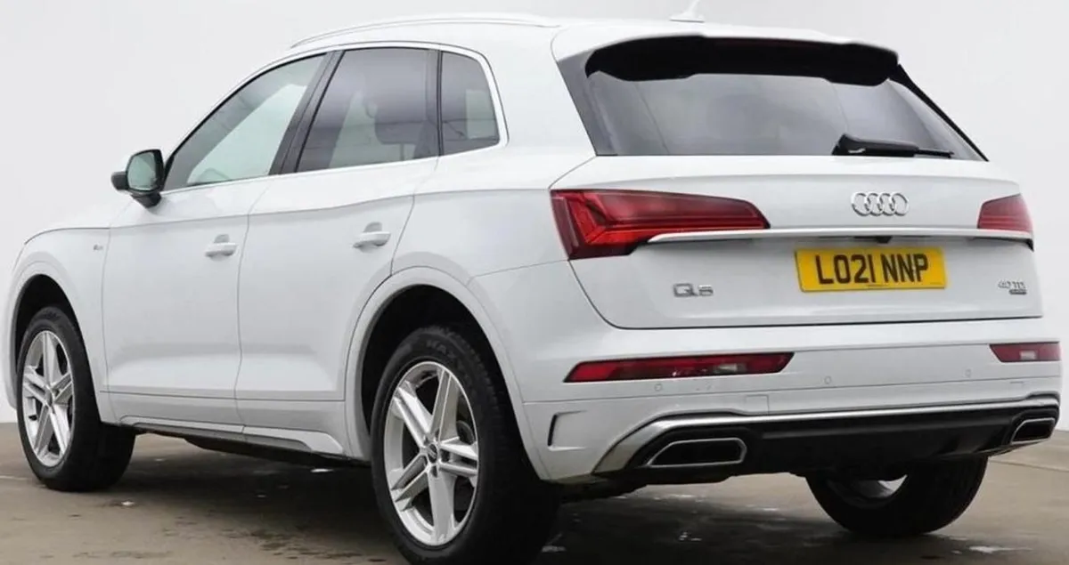 Audi Q5 2.0 TDI 40 S Line SUV 5dr Diesel S Tronic - Image 2