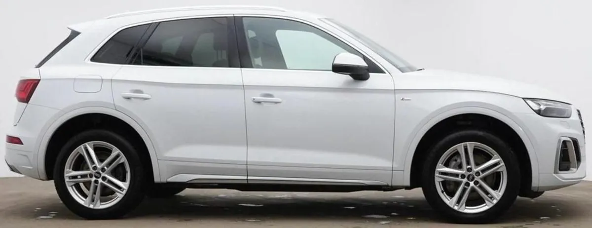 Audi Q5 2.0 TDI 40 S Line SUV 5dr Diesel S Tronic - Image 3