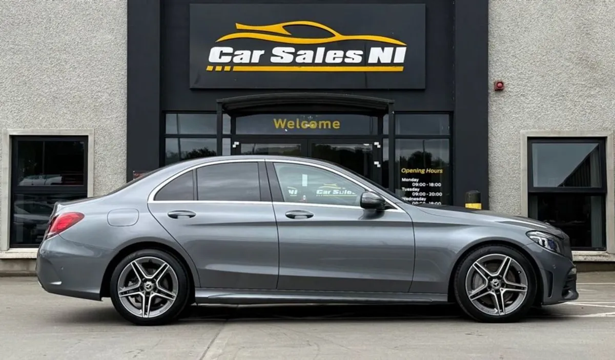 Mercedes-Benz C-Class 2.0 C300d AMG Line (premium - Image 3