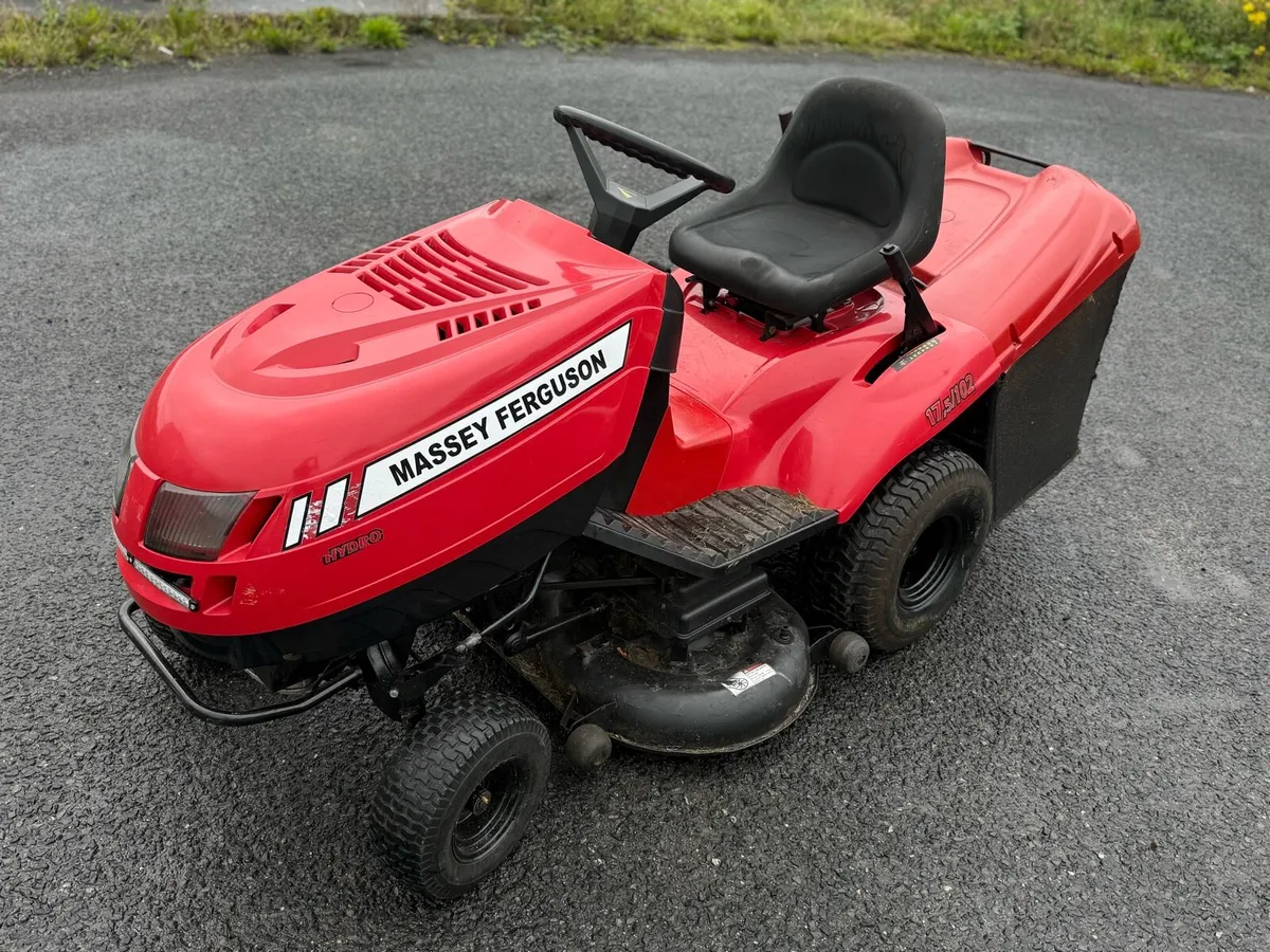 Massy Ferguson RideOn lawnmower - Image 2