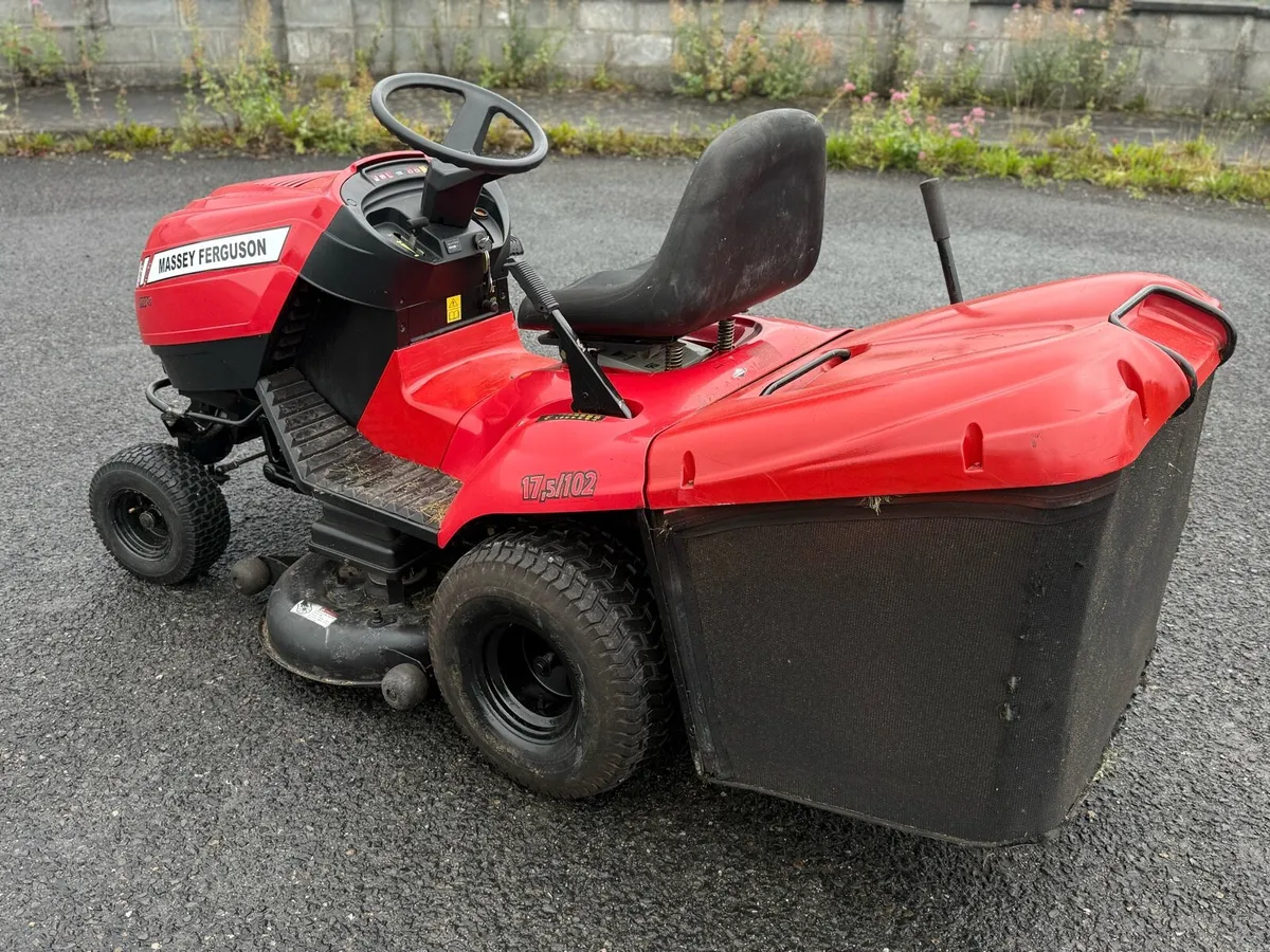 Massy Ferguson RideOn lawnmower - Image 3