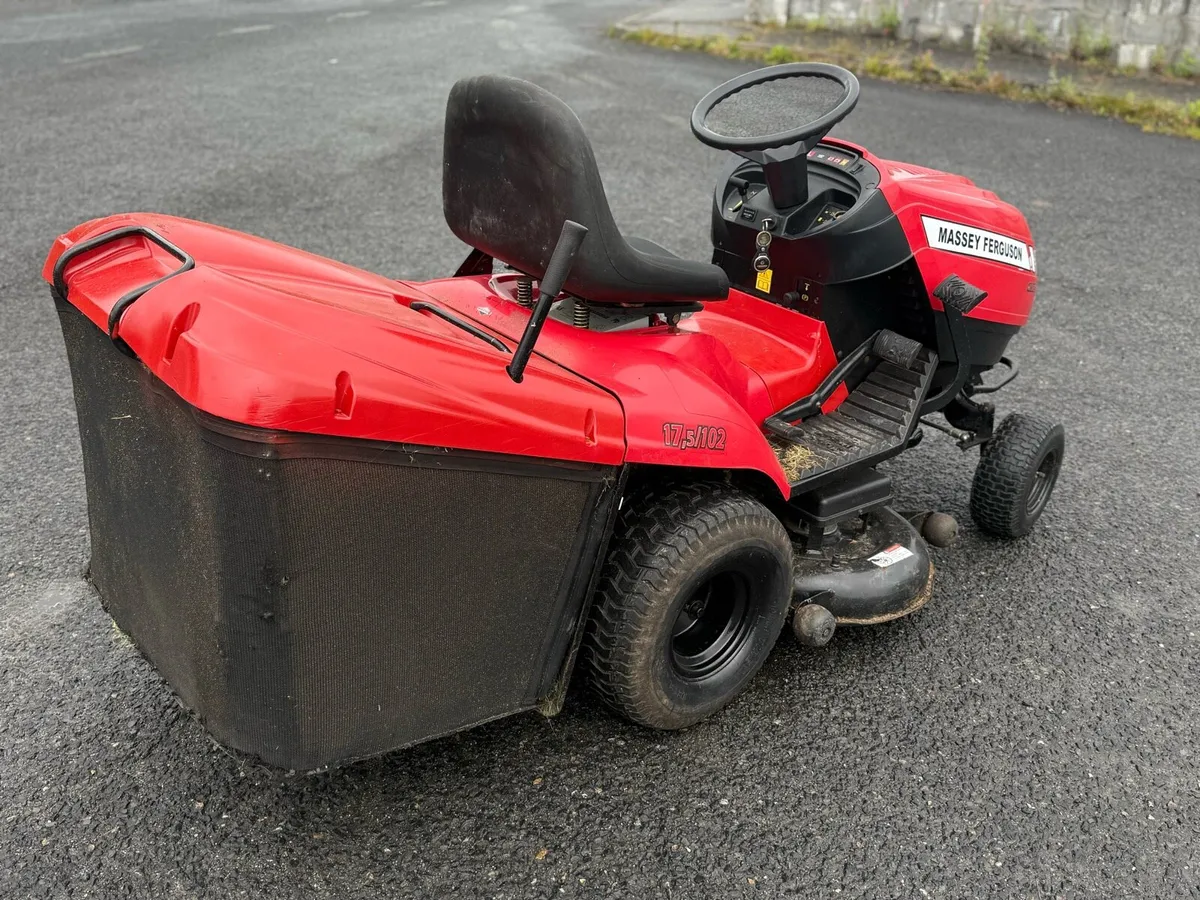 Massy Ferguson RideOn lawnmower - Image 4