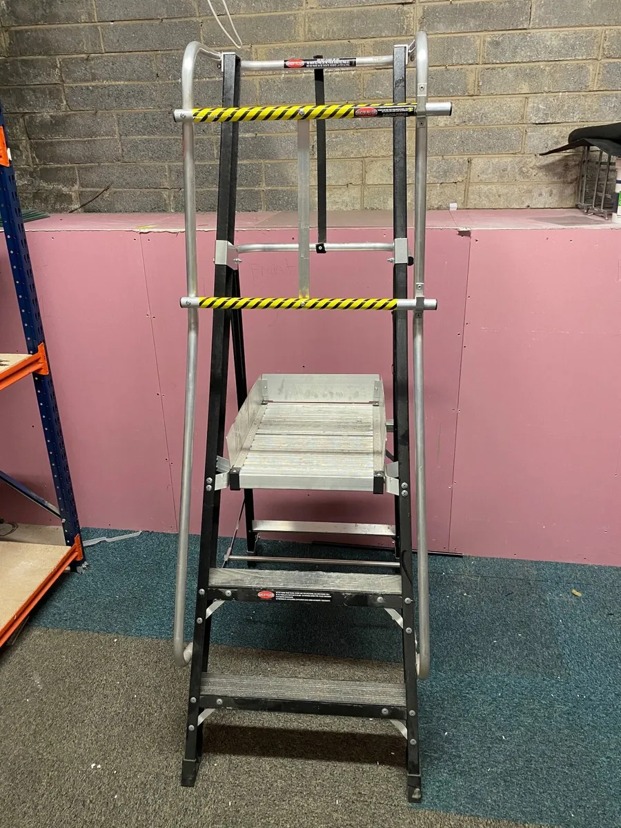 Podium Ladders - Image 2