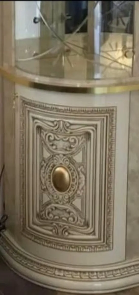 Leonardo corner press and mirror - Image 1