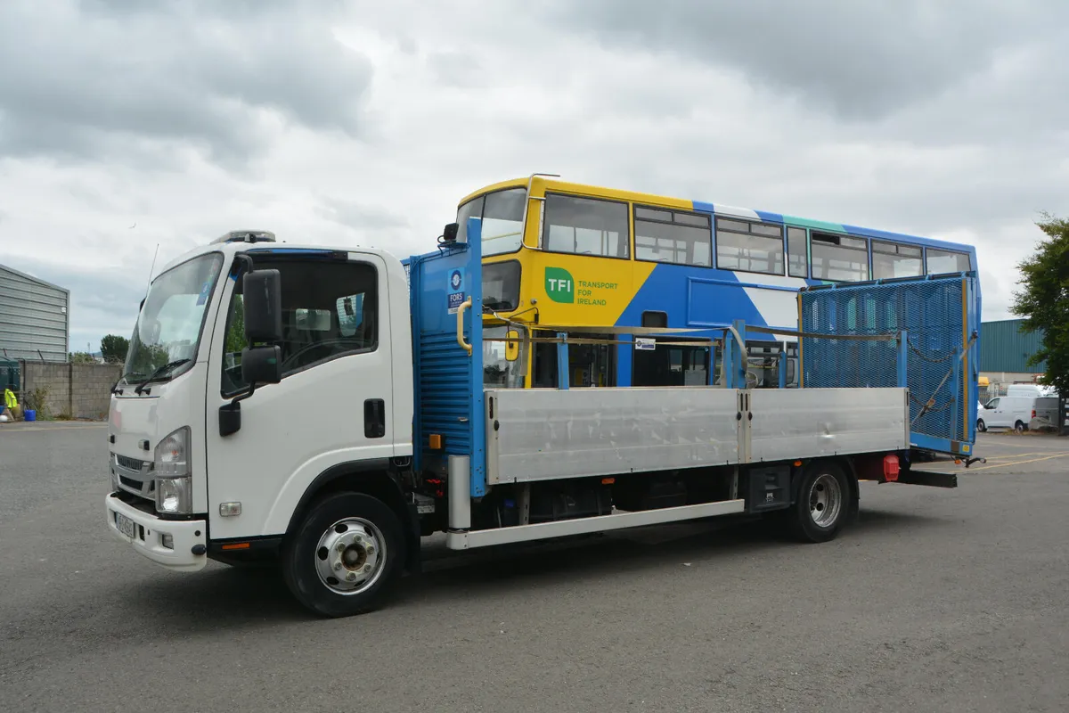 Isuzu N75 Beaver Tail - Hydraulic loading ramps - Image 1