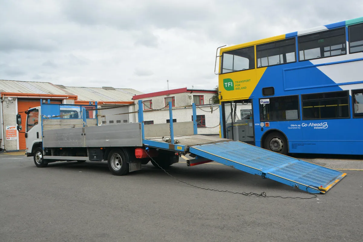 Isuzu N75 Beaver Tail - Hydraulic loading ramps - Image 2