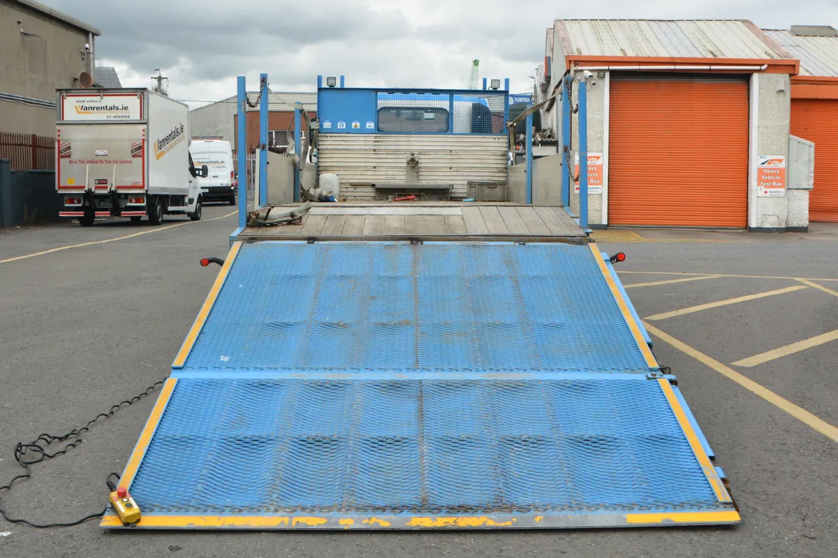 Isuzu N75 Beaver Tail - Hydraulic loading ramps - Image 3