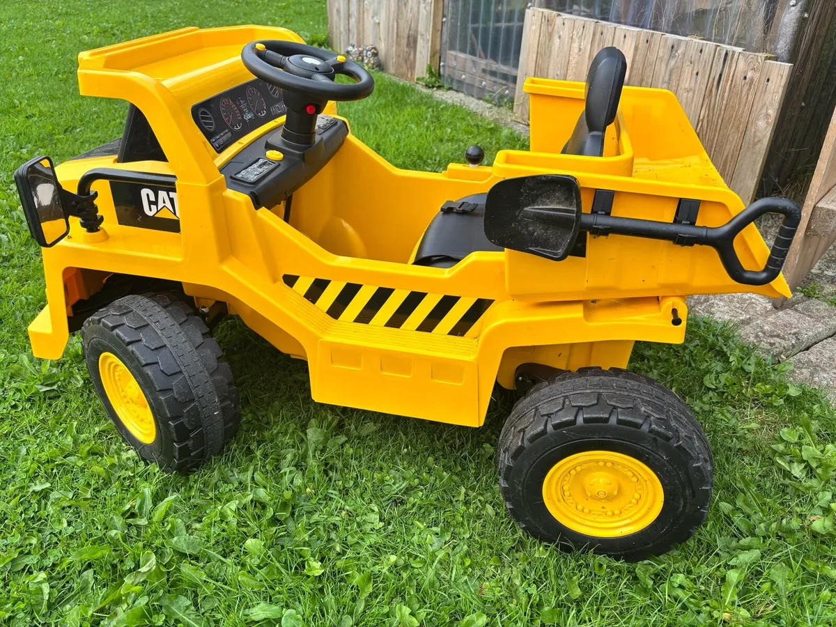 CAT 12V ride on truck - Image 2