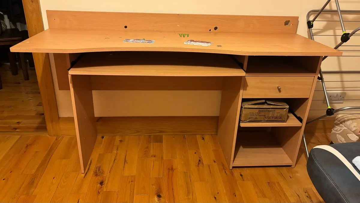 Table/ desk - Image 2