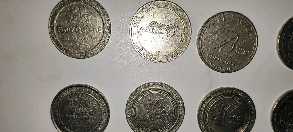 Las Vegas Casino Dollar Chip Set - Image 3