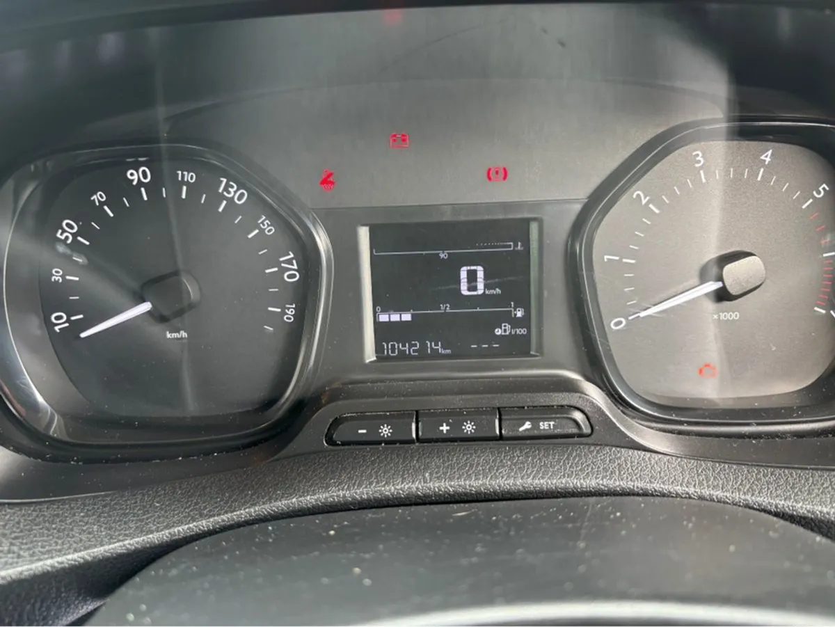 Opel Vivaro L2h1-1.5 100PS 12 Months Warranty - Image 4