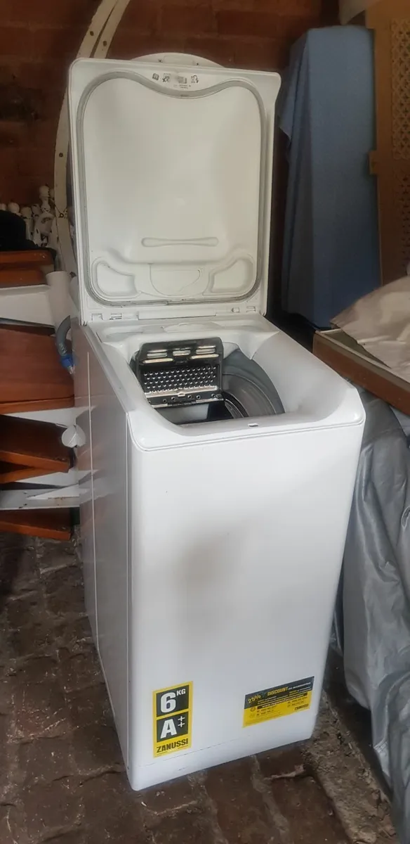 Washing machine - Image 1