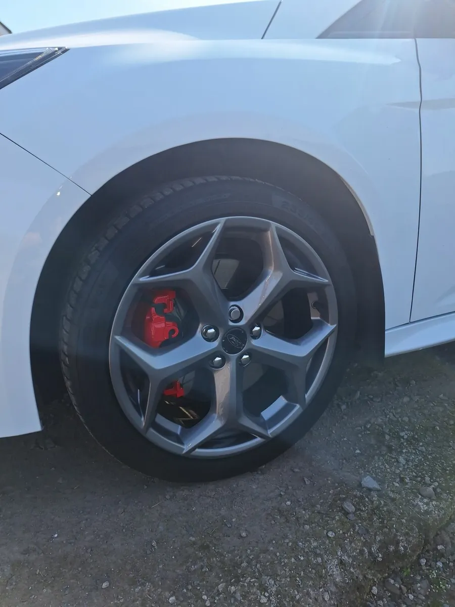 Ford Focus 2017 - Image 2