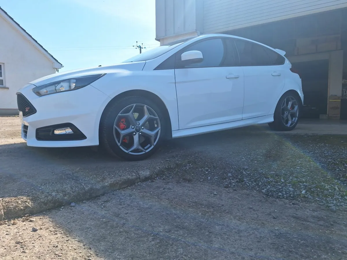 Ford Focus 2017 - Image 3