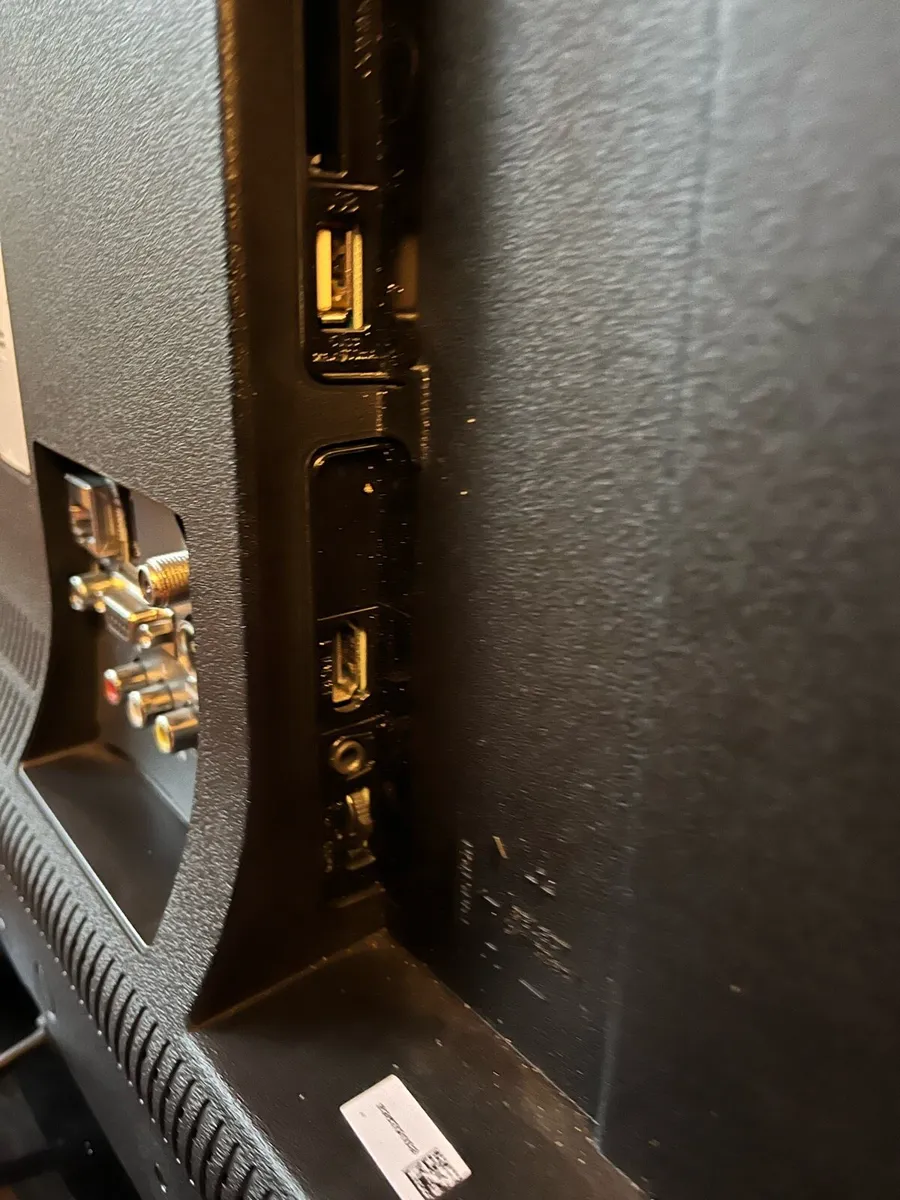 Walker 24” Smart tv - Image 4