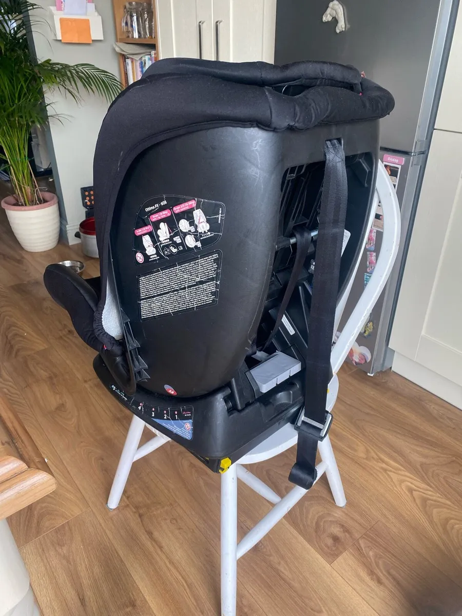 Car Seat - Image 2