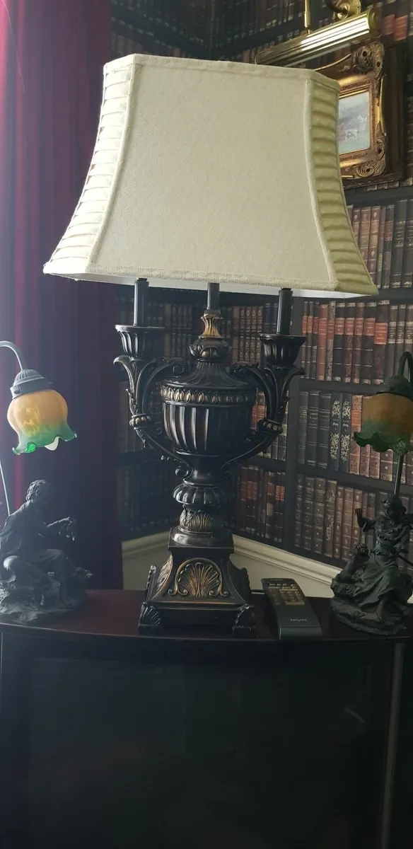 2 large heavy reproduction lamps - Image 3