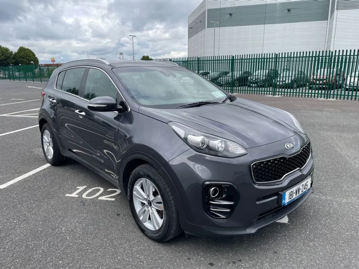 Kia Sportage 1.7 Crdi  Platinum Model  Leather  N - Image 4