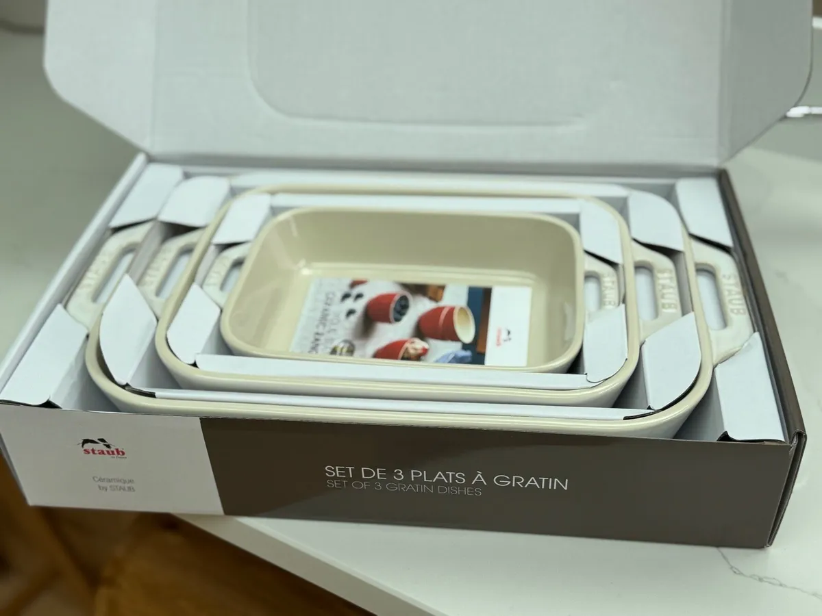 Staub ceramic baking dish set of 3 - brand new - Image 1