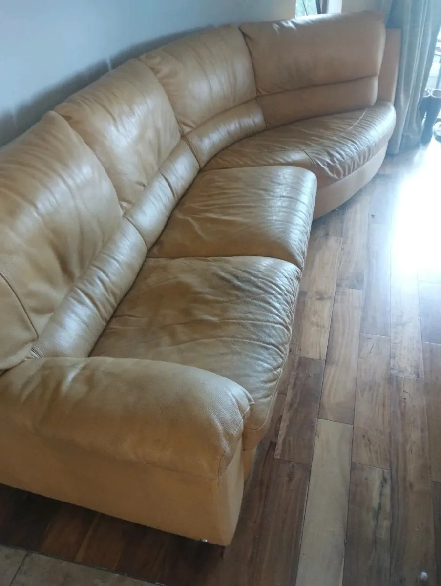 Leather Couch, free to takeaway. - Image 2