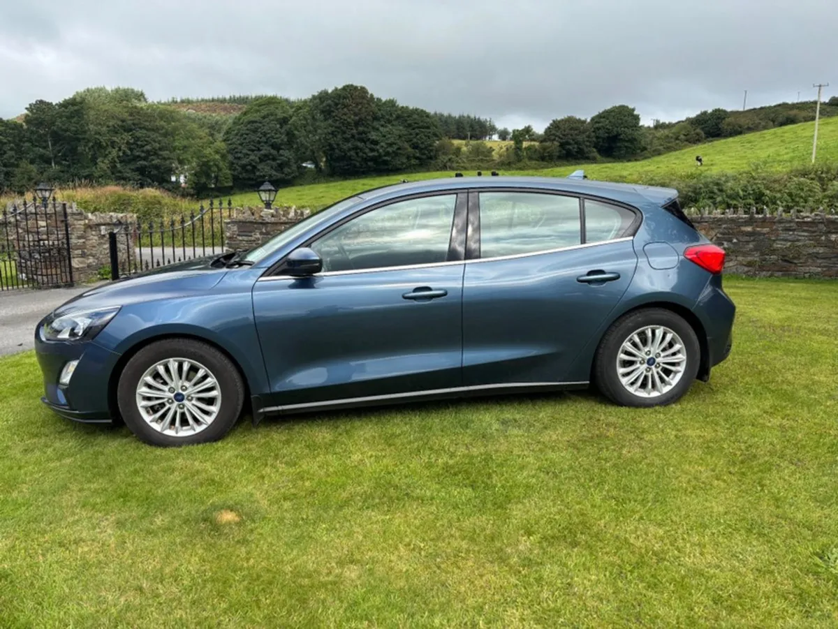 Ford Focus Titanium Edition 5DR 1.0t125 Mhev - Image 4