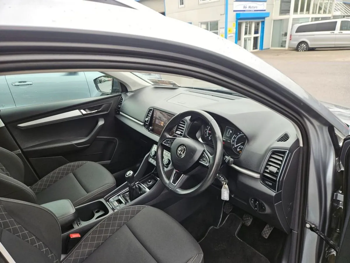 Skoda Karoq AMB 1.6tdi 115HP 4DR - Image 3