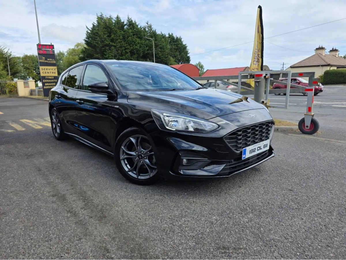 Ford Focus St-line 1.0 Ecoboost 125 125PS 4DR - Image 2