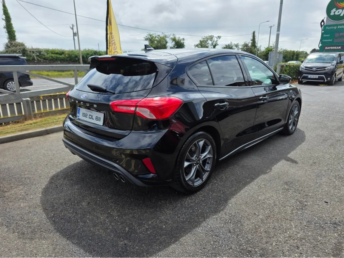 Ford Focus St-line 1.0 Ecoboost 125 125PS 4DR - Image 3