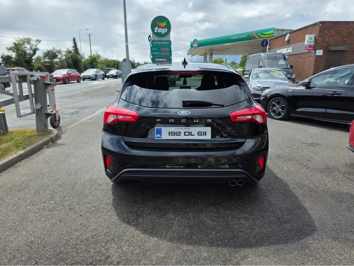 Ford Focus St-line 1.0 Ecoboost 125 125PS 4DR - Image 4