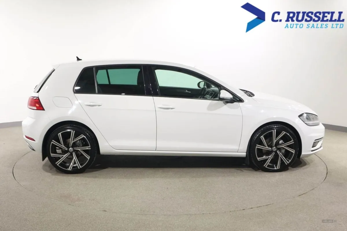 Volkswagen Golf Diesel Hatchback - Image 4