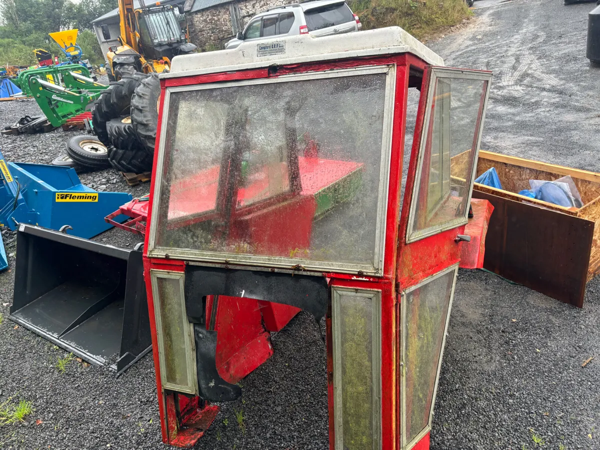 MF135 Cab - Image 1