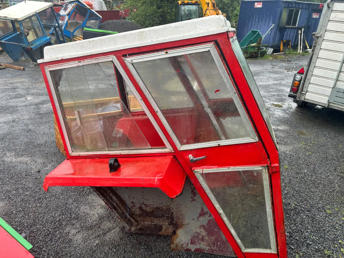 MF135 Cab - Image 4