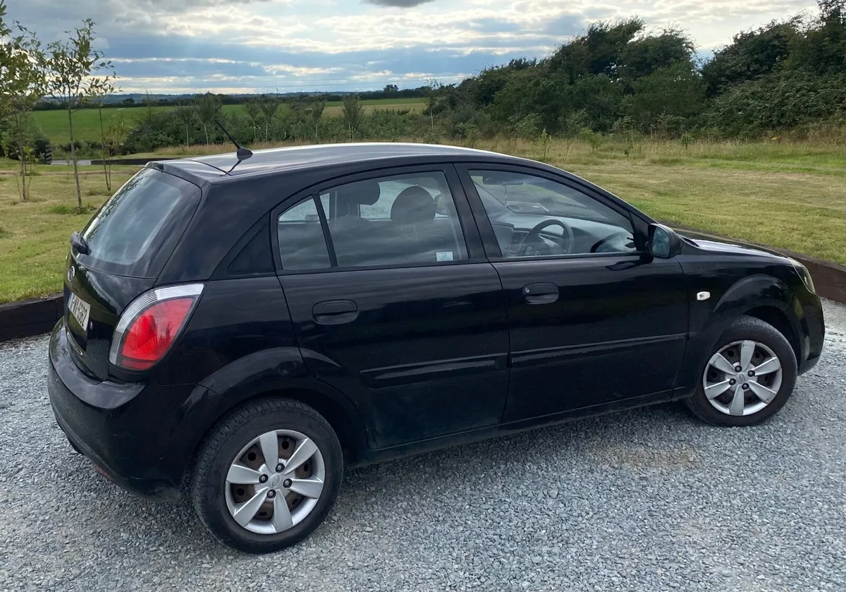 Kia Rio 2011 - Image 2