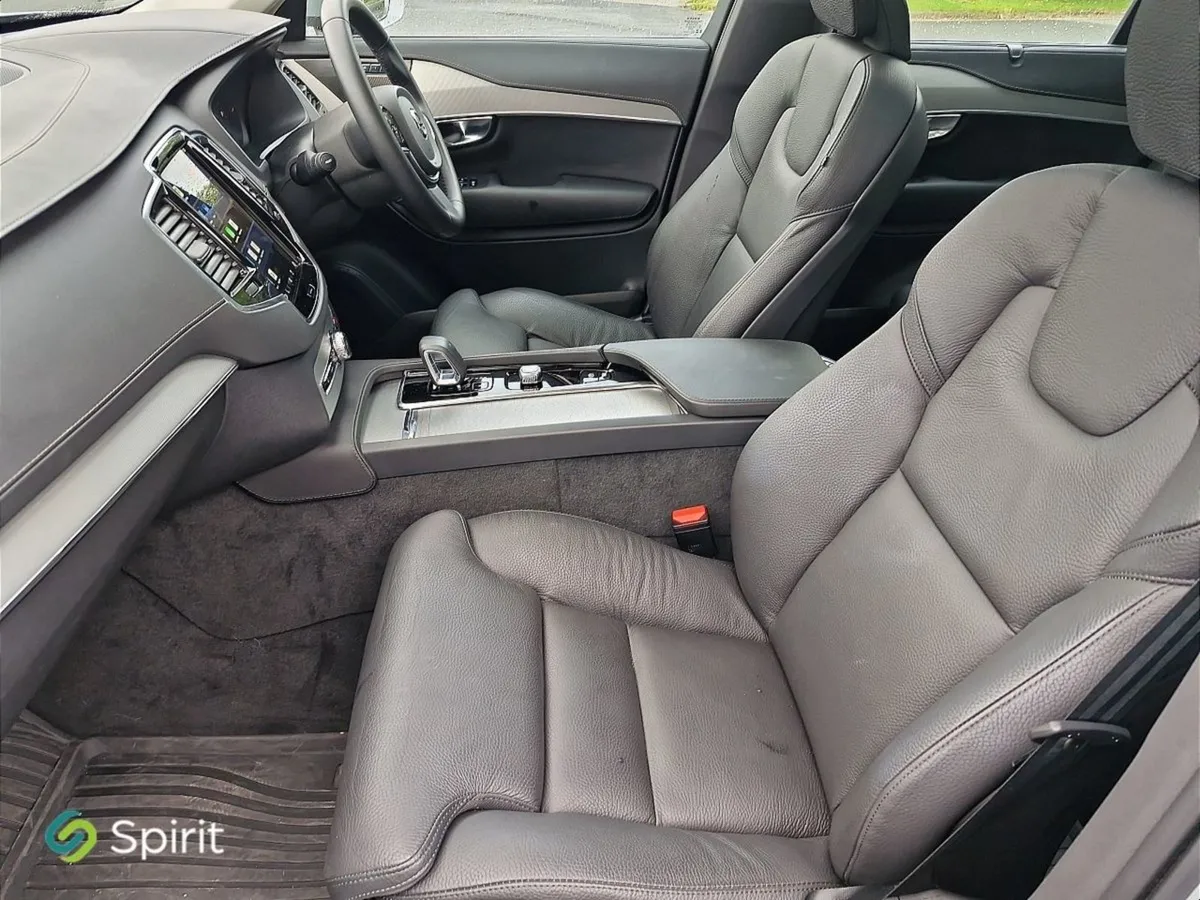 Volvo XC90 T8  plug In Hybrid  AWD Plus (bright T - Image 4