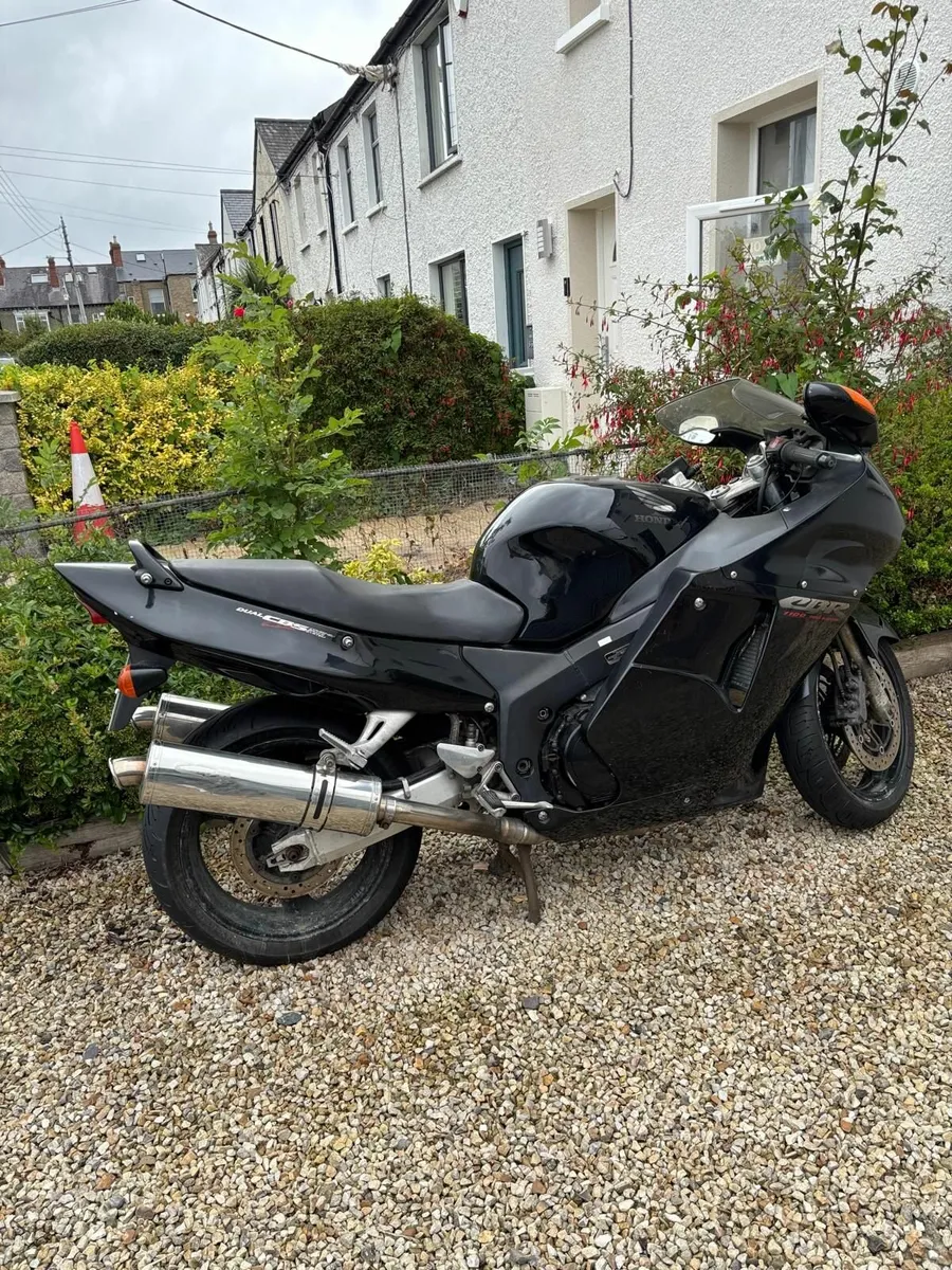 Honda CBR1100XX Blackbird 1997 - Image 4