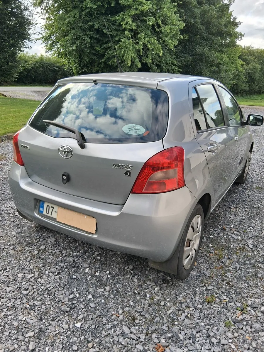 Toyota Yaris 2007 - Image 2