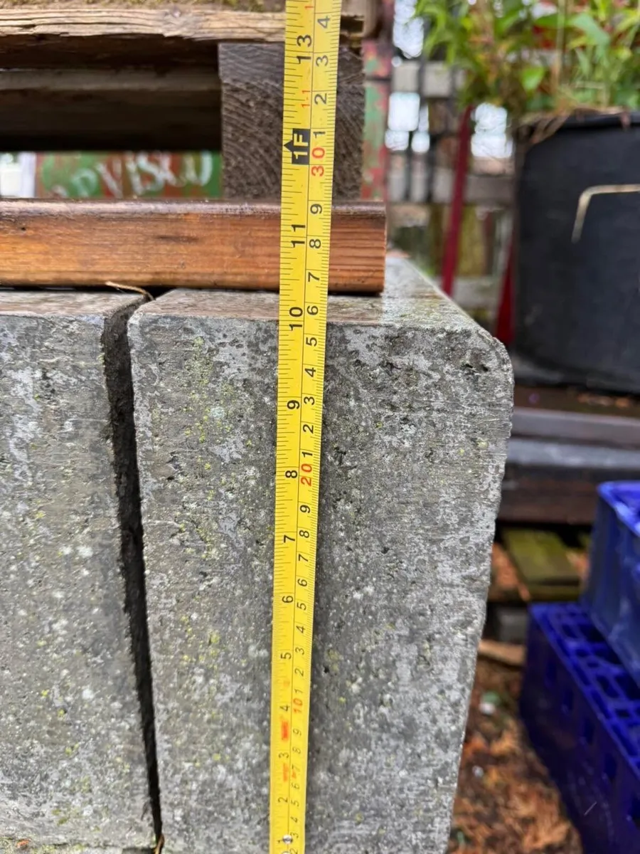 Job lot of 18 large kerbs - Image 3