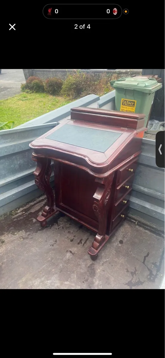 Beuitful writing desk - Image 3