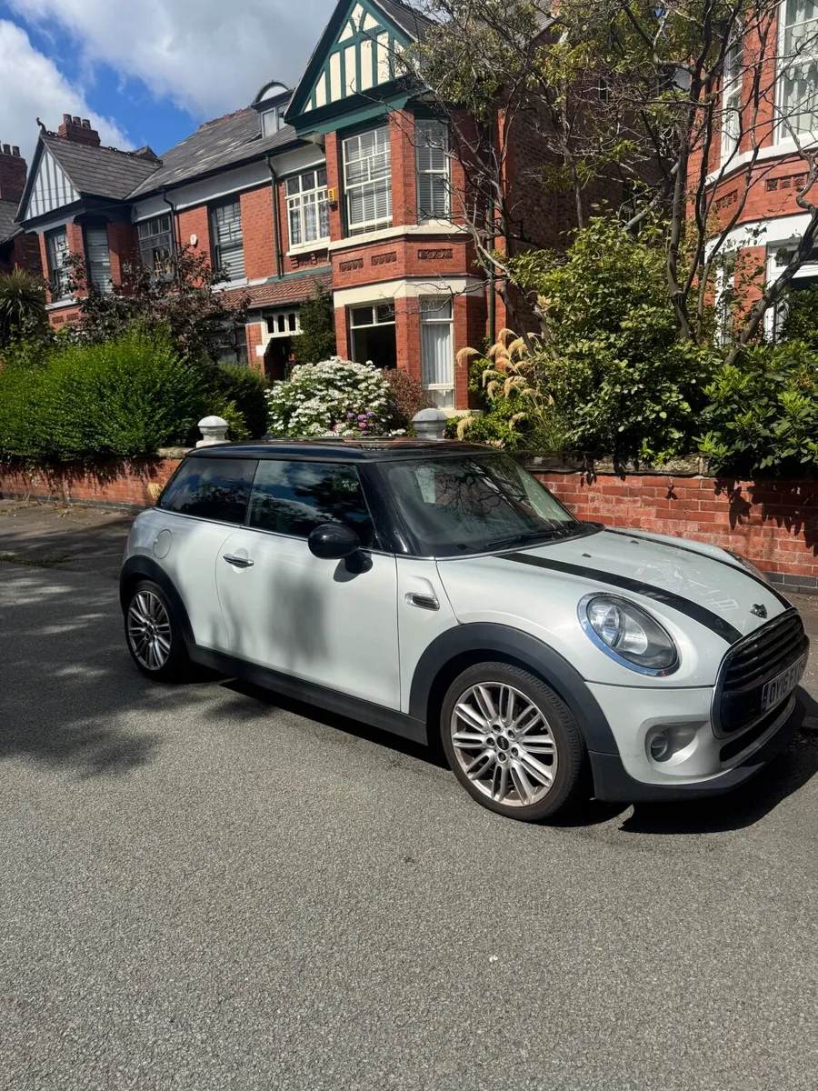 Mini Cooper 2016 - Image 1