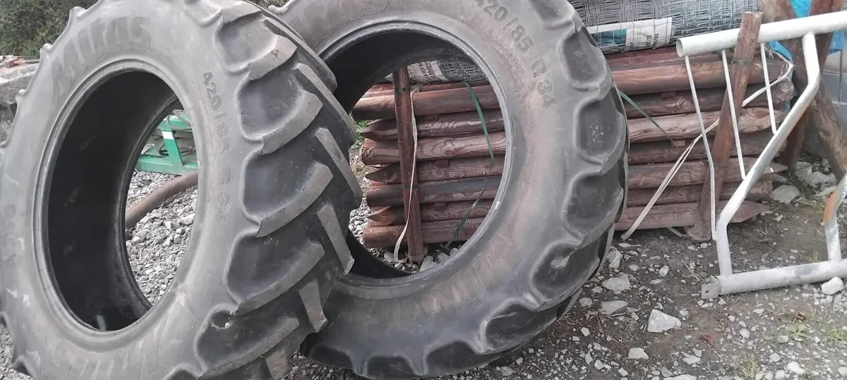 New holland T5 105 Tyres - Image 1