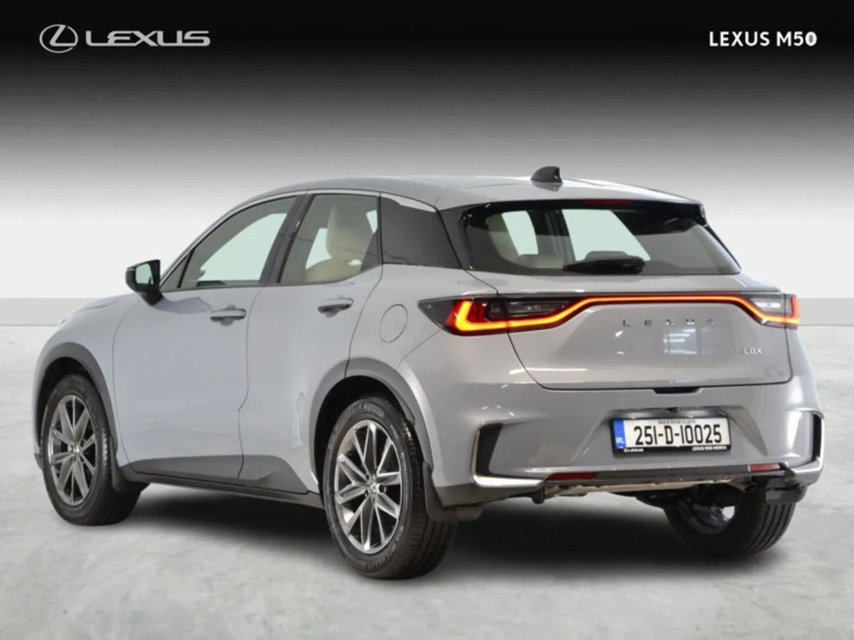 Lexus LBX Elegant - Image 3