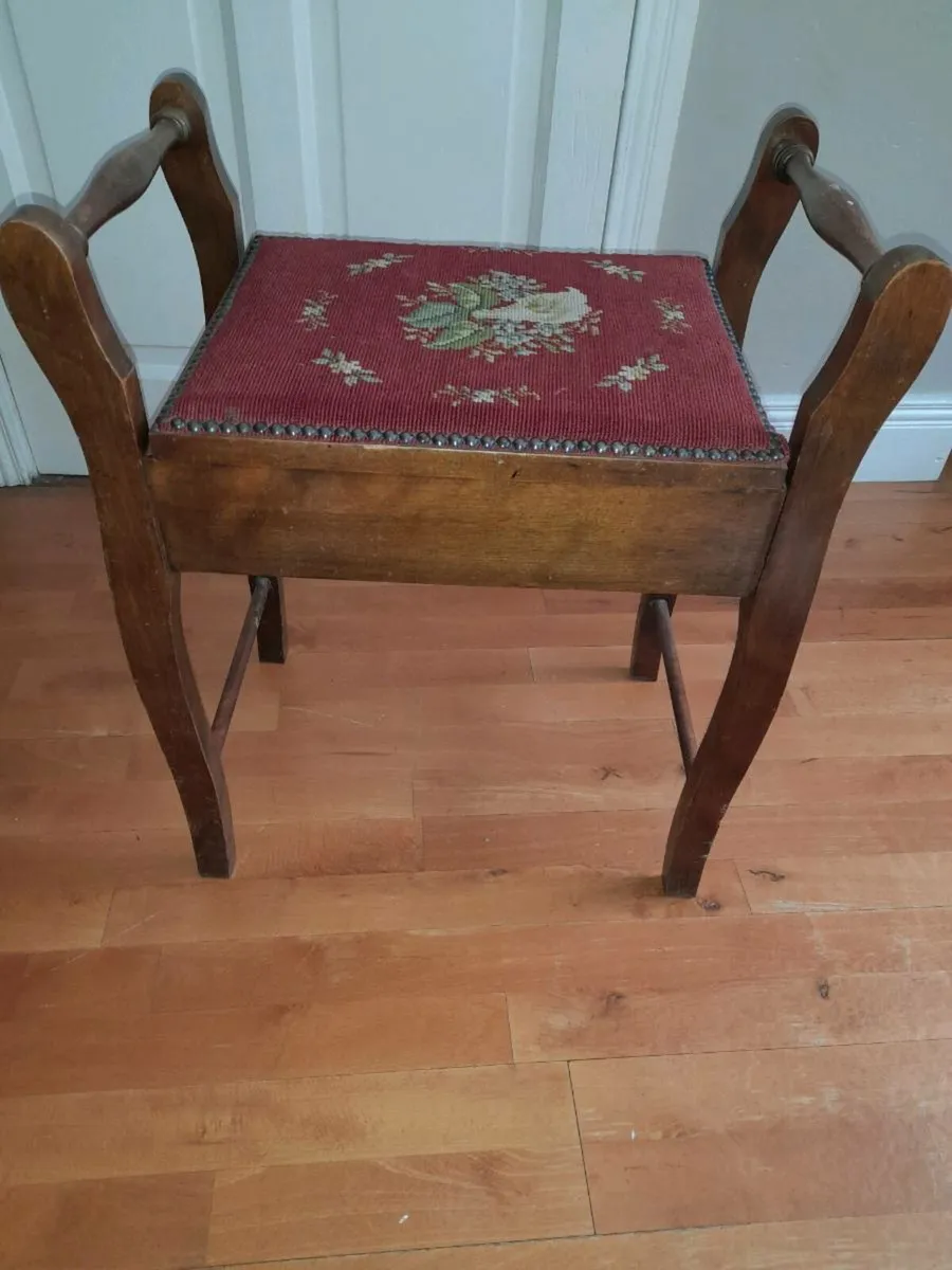 Piano stool - Image 1
