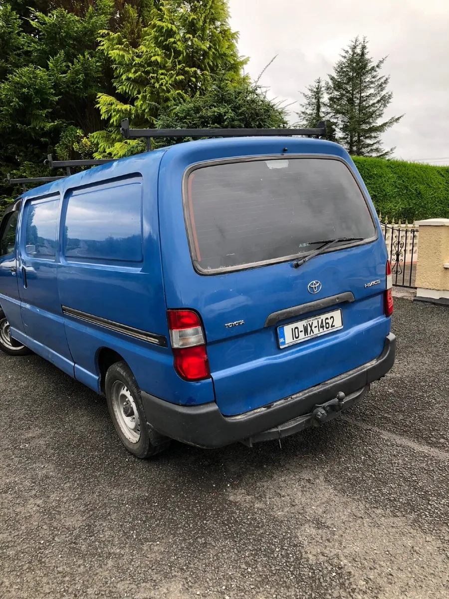 Toyota HiAce 2010 - Image 3