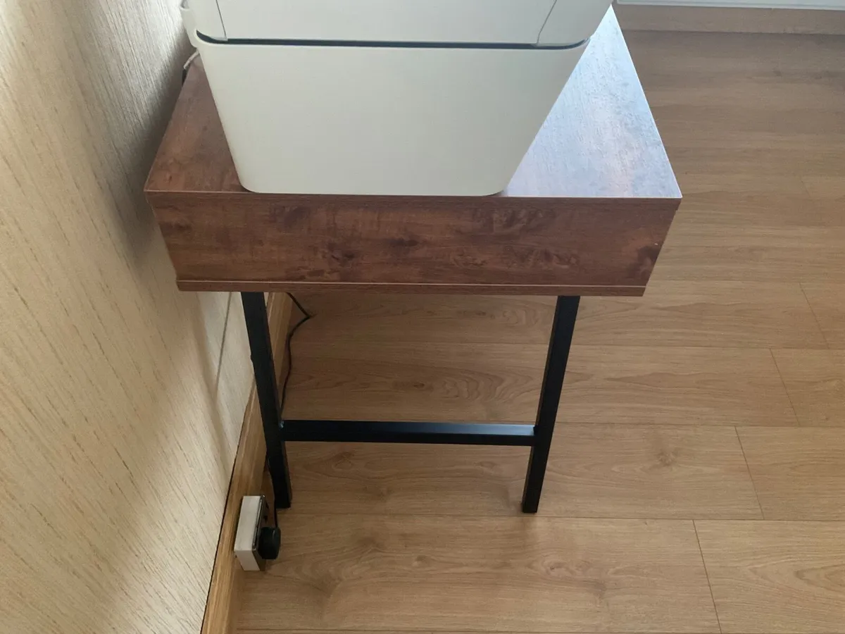Desk - Image 3