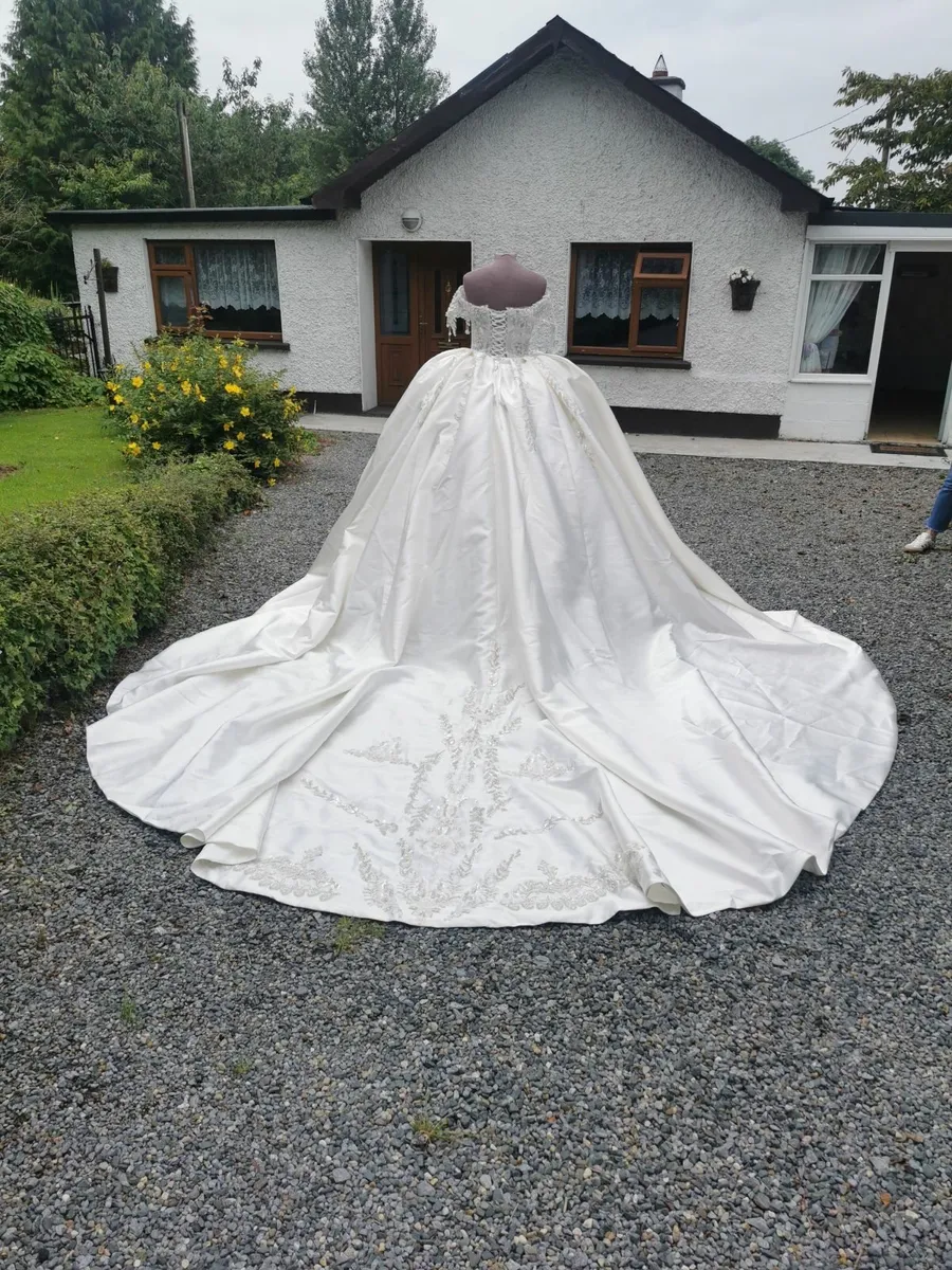 Wedding dress - Image 4